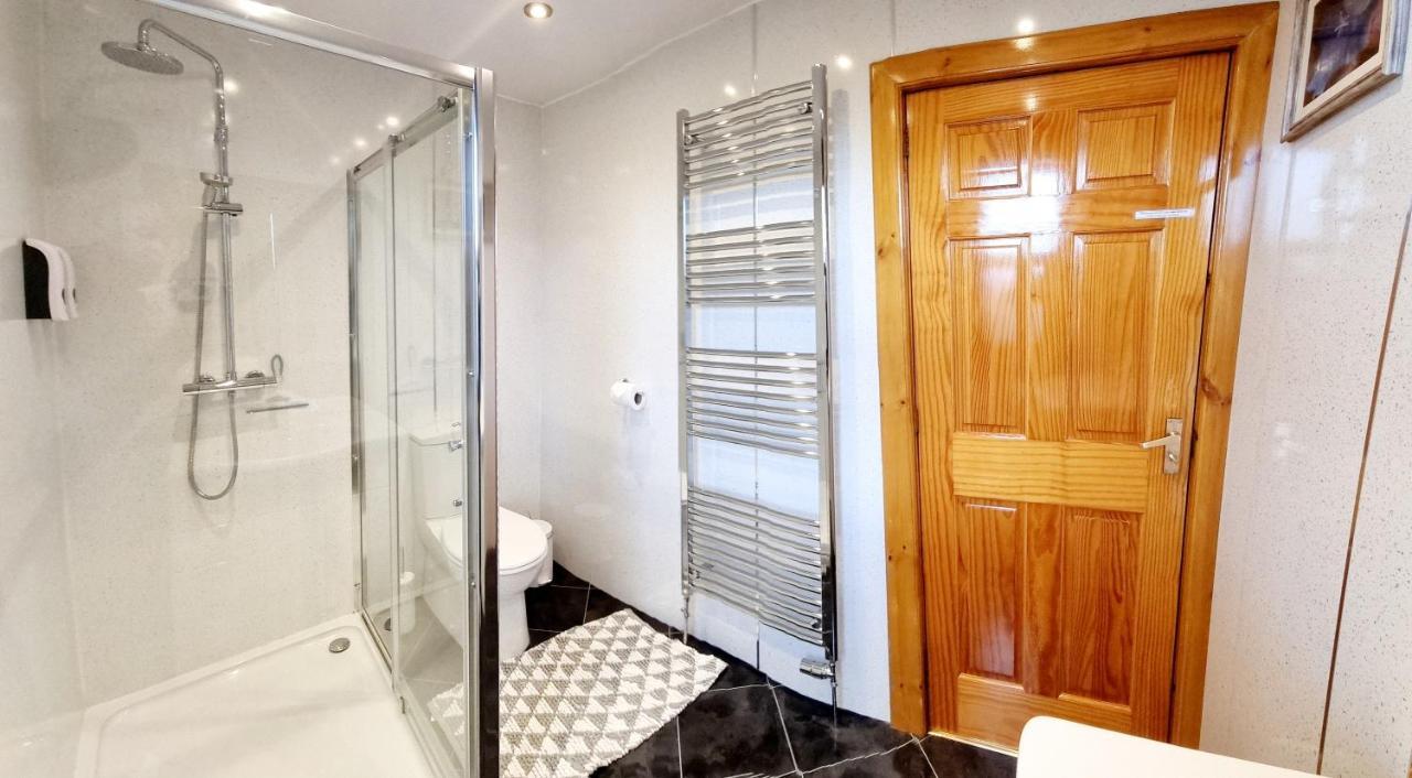 Inverness City 3 Bedroom House Free Parking Eksteriør bilde