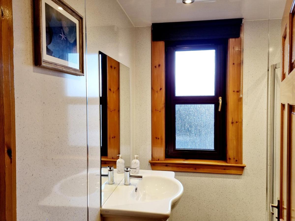 Inverness City 3 Bedroom House Free Parking Eksteriør bilde