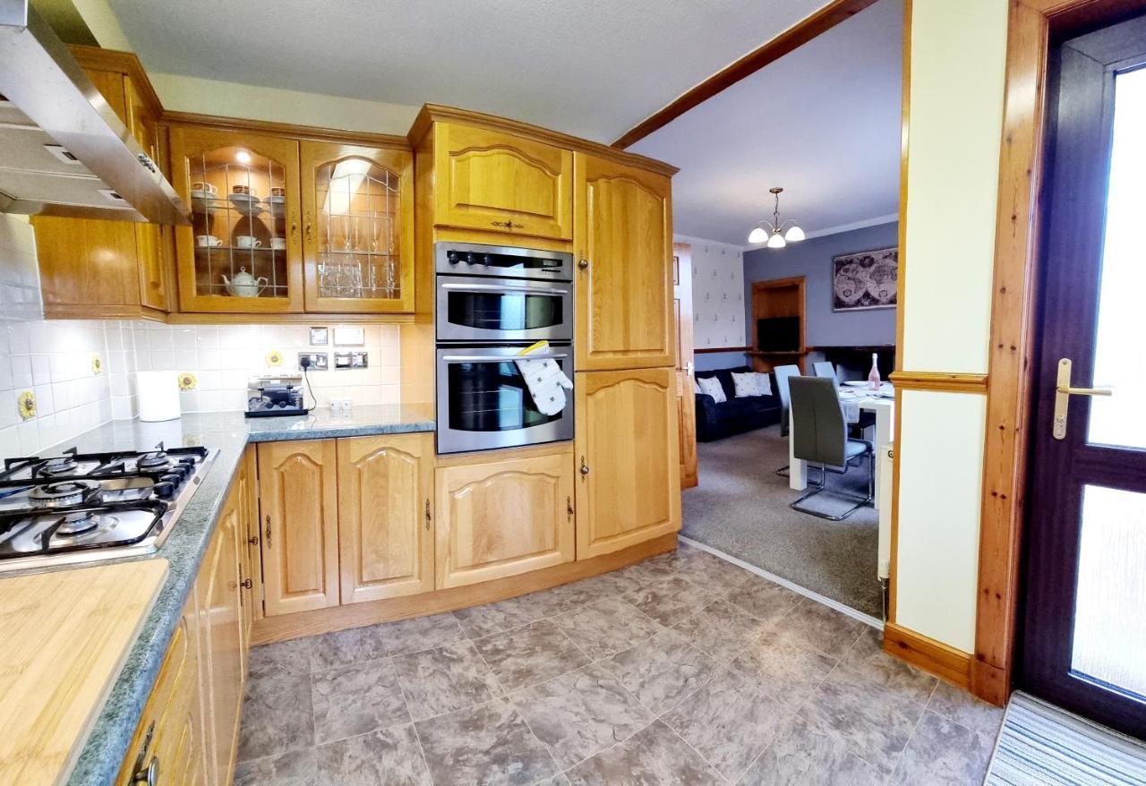 Inverness City 3 Bedroom House Free Parking Eksteriør bilde