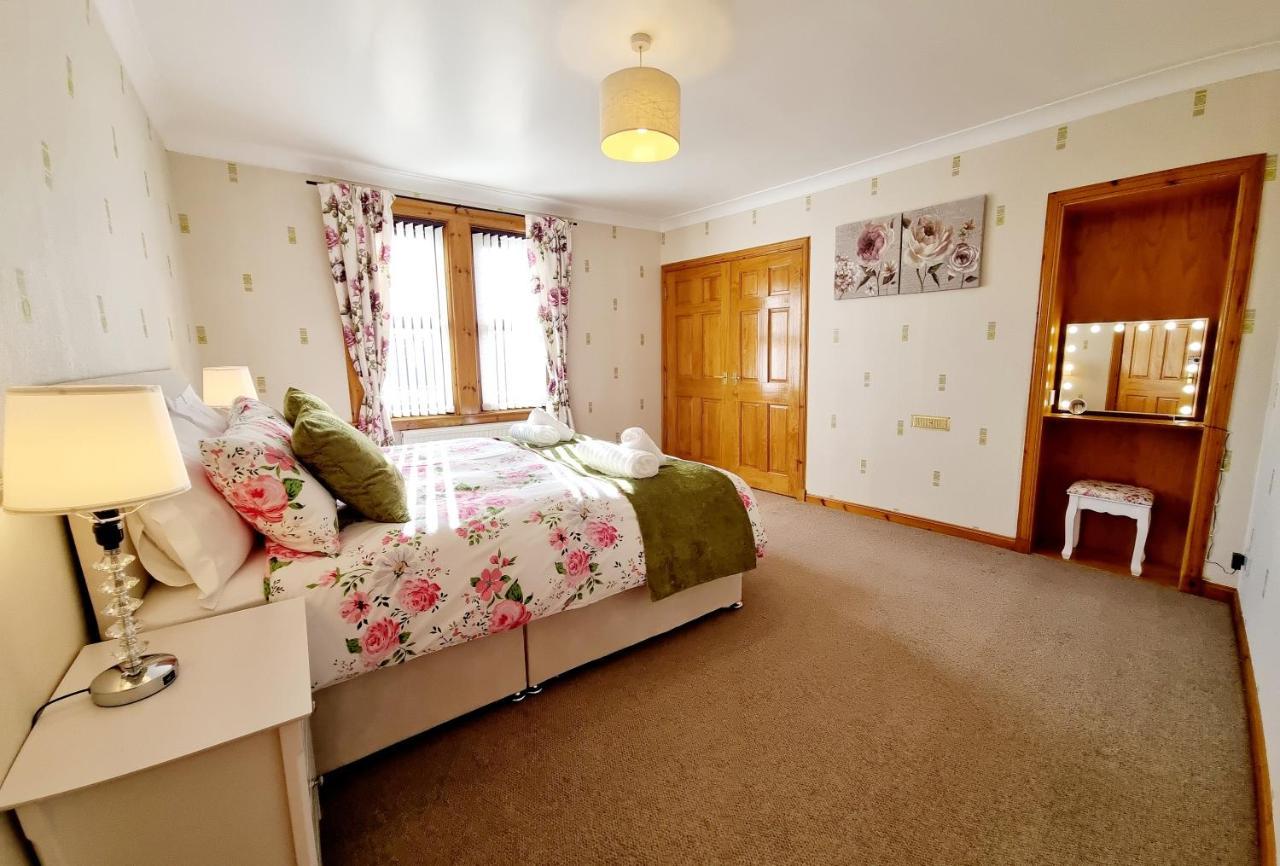 Inverness City 3 Bedroom House Free Parking Eksteriør bilde