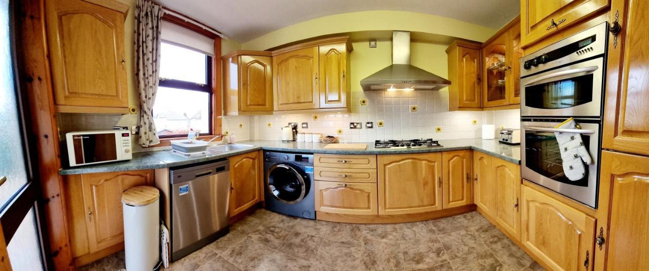 Inverness City 3 Bedroom House Free Parking Eksteriør bilde